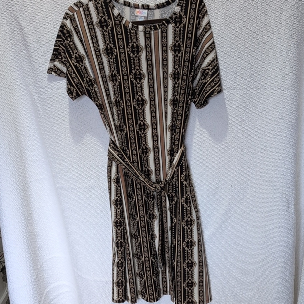 LuLaRoe Black and Cream Raglan Midi Dress
